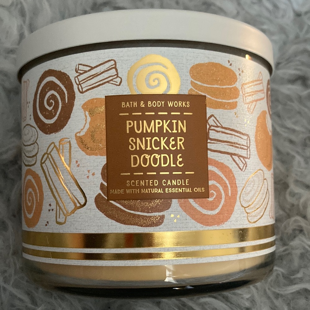 Bath & Body Works Pumpkin Snicker Doodle 3 Wick candle